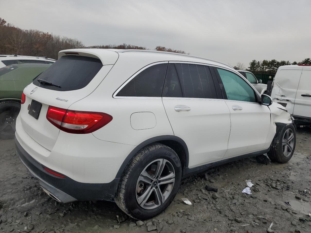 Фото: WDC0G4KB6JV071624