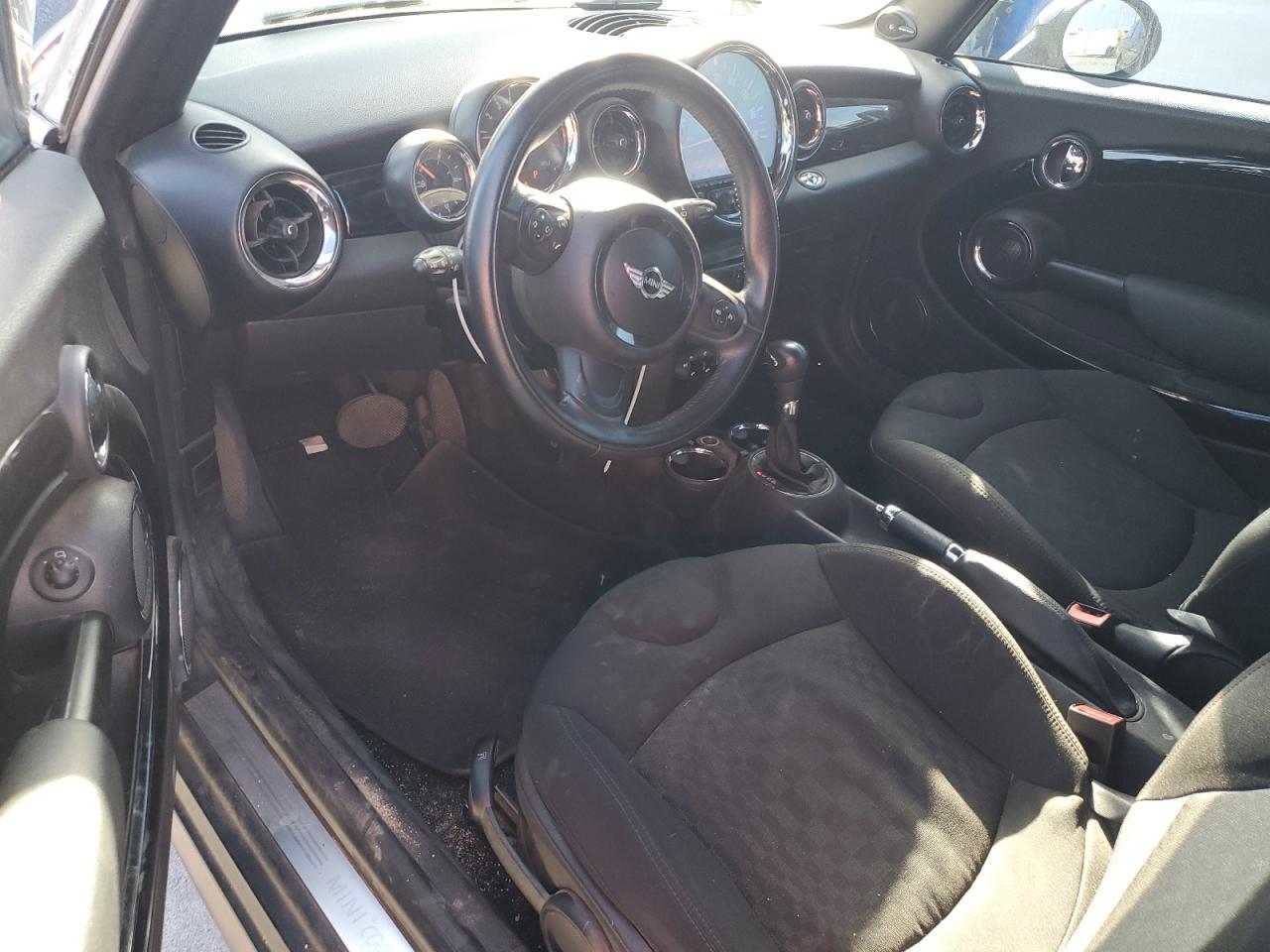 2015 Mini Cooper VIN: WMWZN3C58FT862520 Lot: 90132885