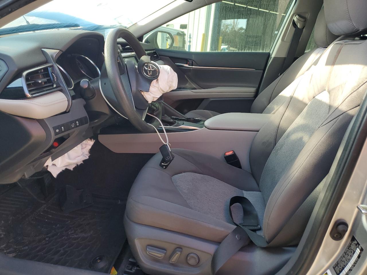 2020 Toyota Camry Le VIN: 4T1C11AK4LU895193 Lot: 85130525