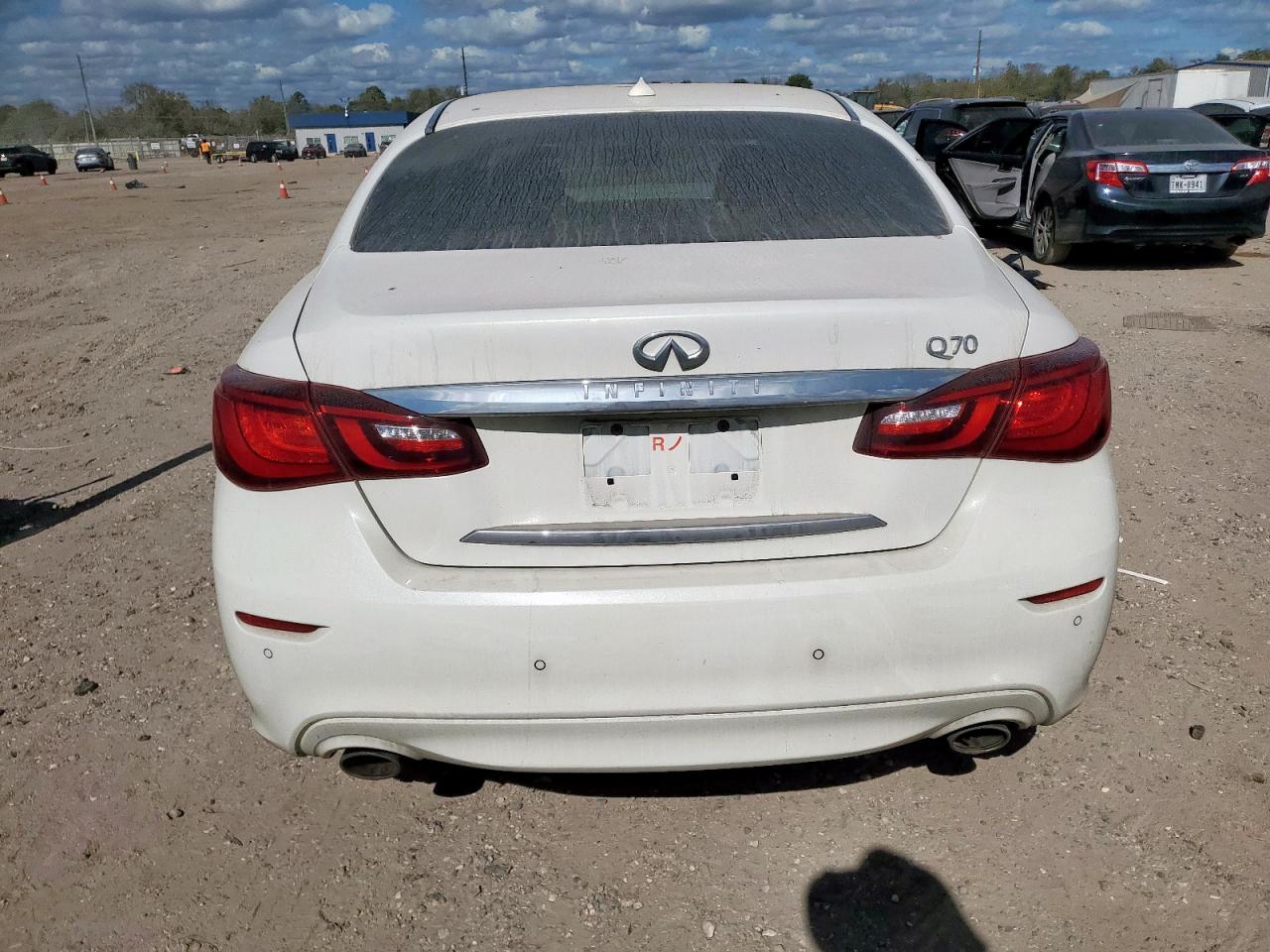 2015 Infiniti Q70 3.7 VIN: JN1BY1AP4FM541673 Lot: 92533045