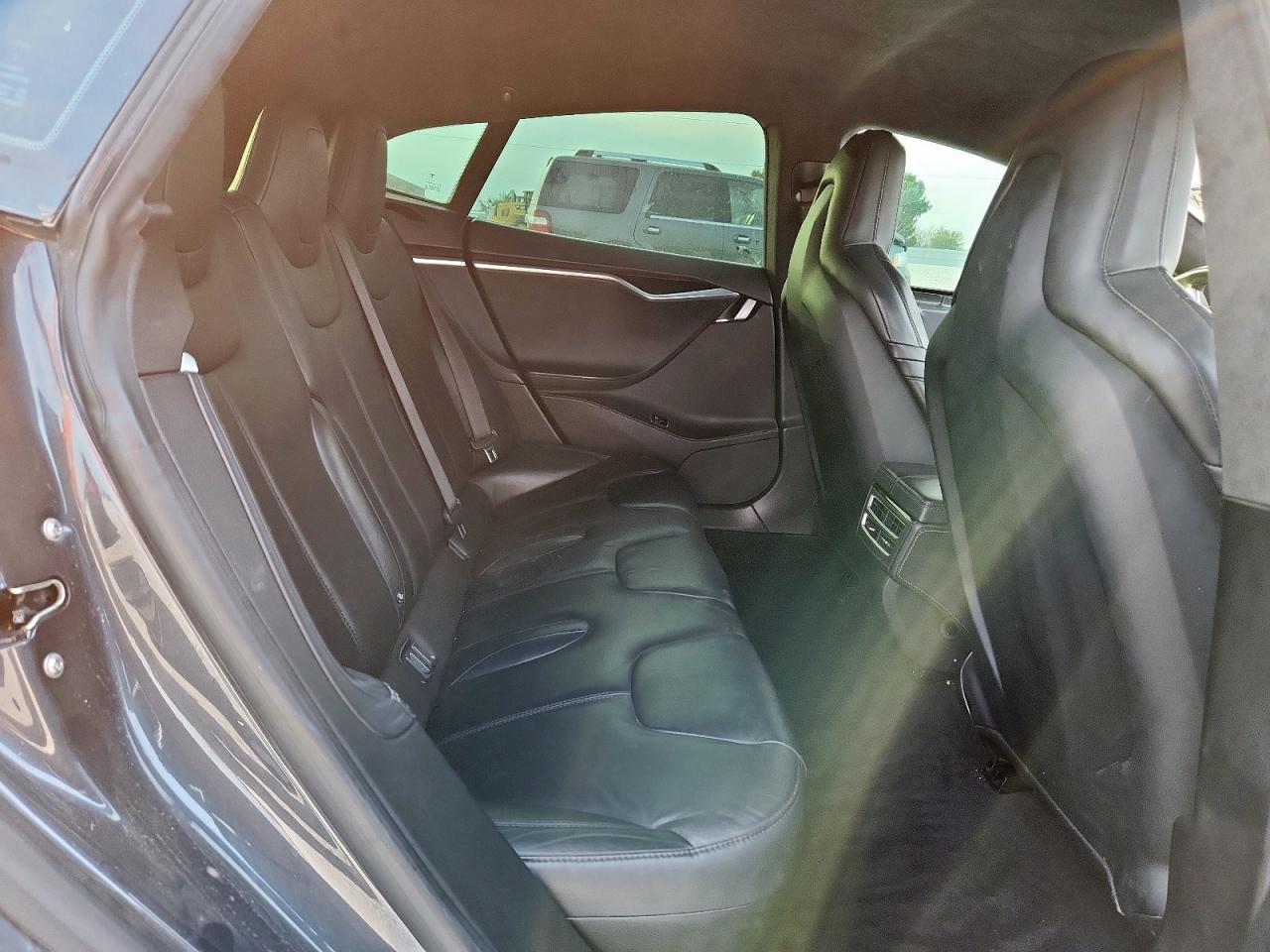 2015 Tesla Model S VIN: 5YJSA1E20FF120283 Lot: 91060895