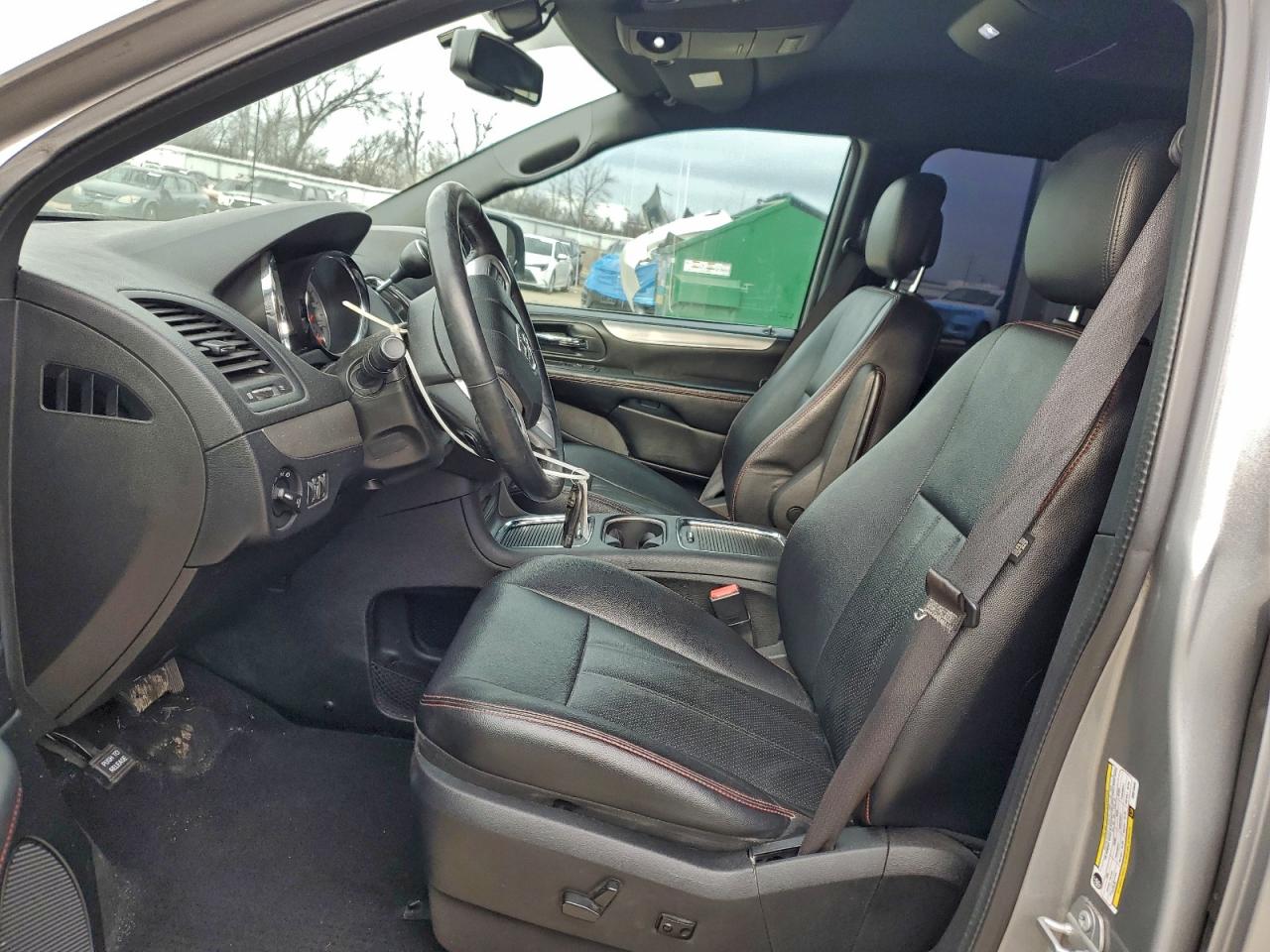 2016 Dodge Grand Caravan R/T VIN: 2C4RDGEG1GR372845 Lot: 93922145