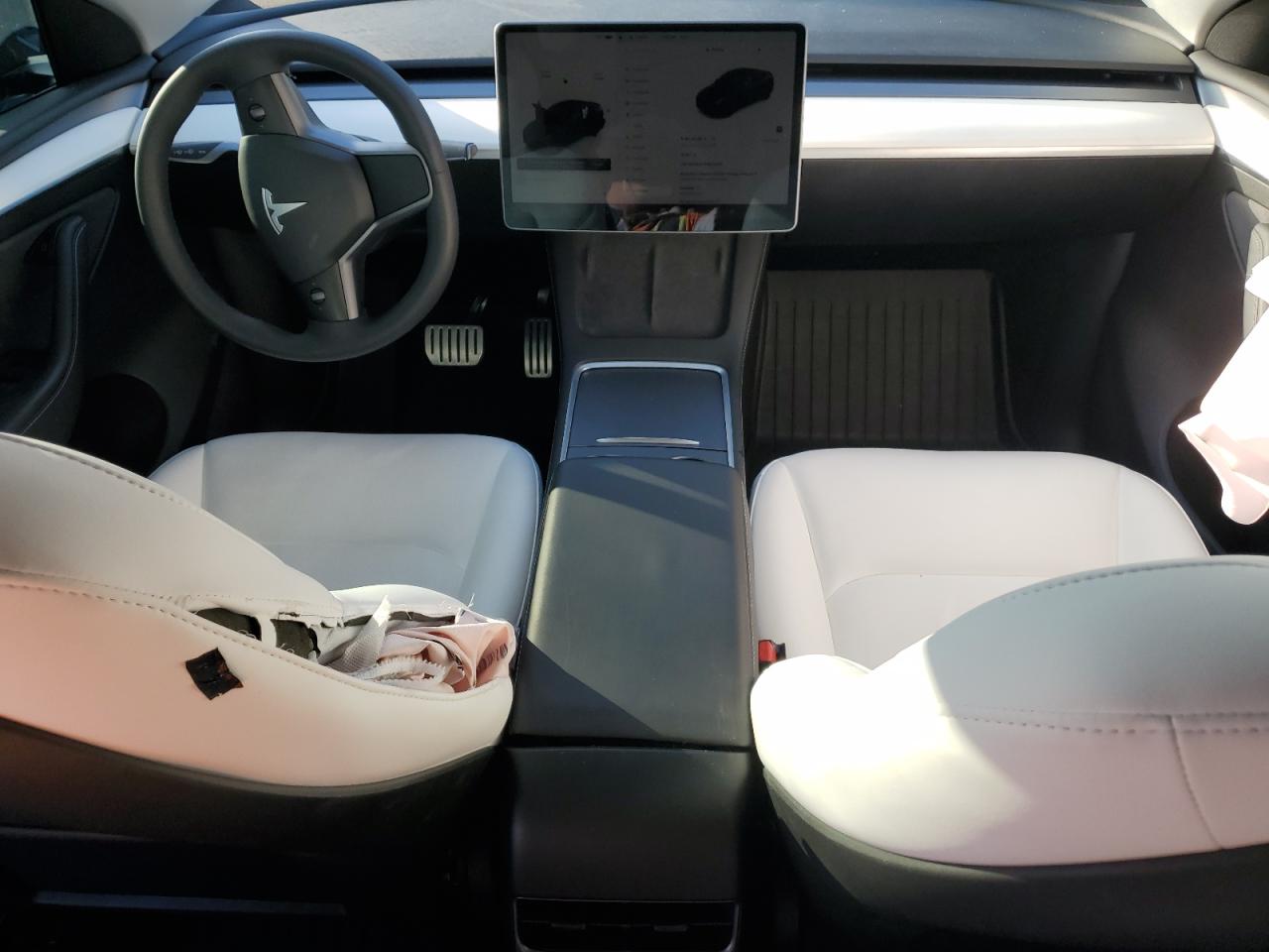 2024 Tesla Model Y VIN: 7SAYGDEF8RF024468 Lot: 91610225