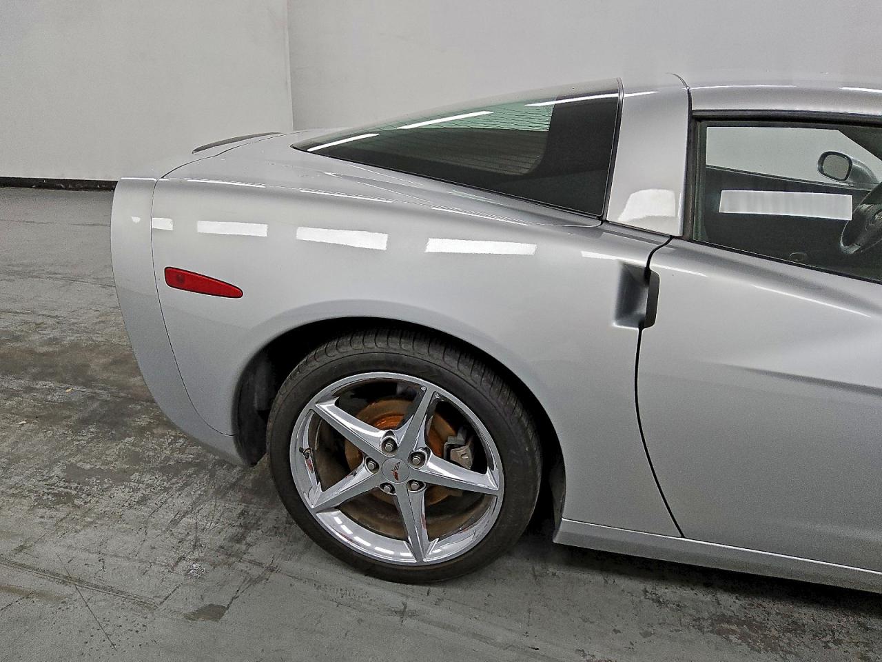 2011 Chevrolet Corvette VIN: 1G1YG2DW9B5105854 Lot: 93030535