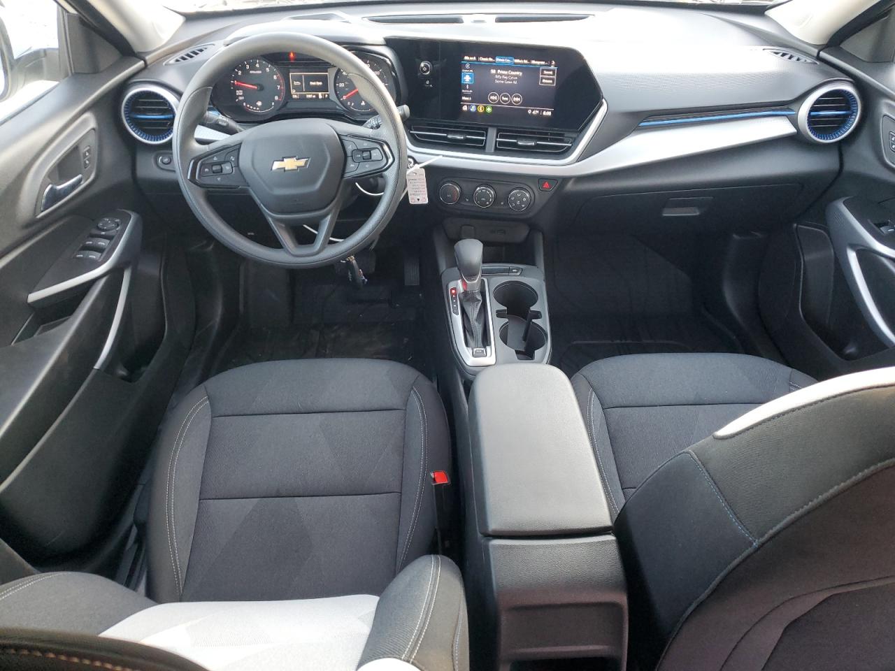 2025 Chevrolet Trax Ls VIN: KL77LFEPXSC333268 Lot: 92024765