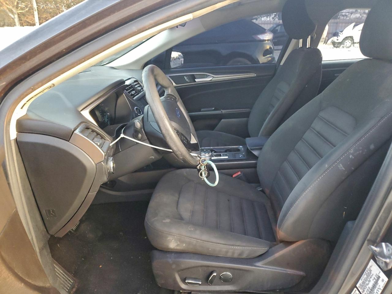 2017 Ford Fusion Se VIN: 3FA6P0H7XHR211912 Lot: 93690735