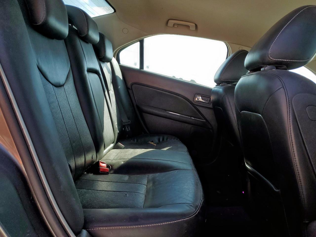 2010 Mercury Milan Premier VIN: 3MEHM0JA7AR653410 Lot: 92842625