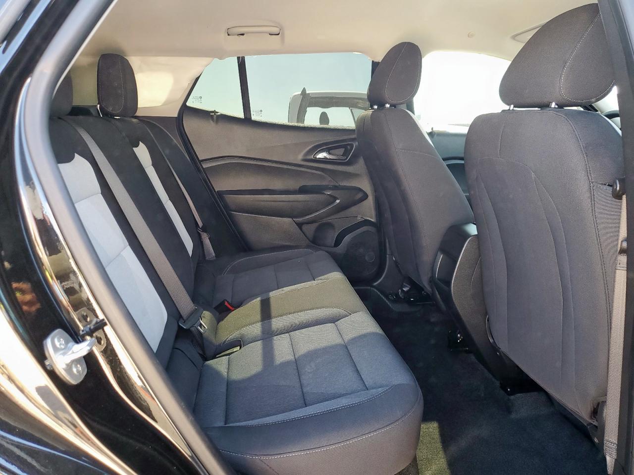 2025 Chevrolet Trax Ls VIN: KL77LFEP4SC003044 Lot: 91653135