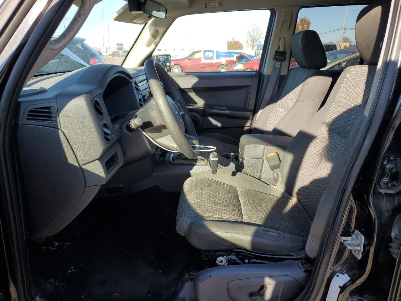 2008 Jeep Commander Sport VIN: 1J8HG48K68C232276 Lot: 92994395