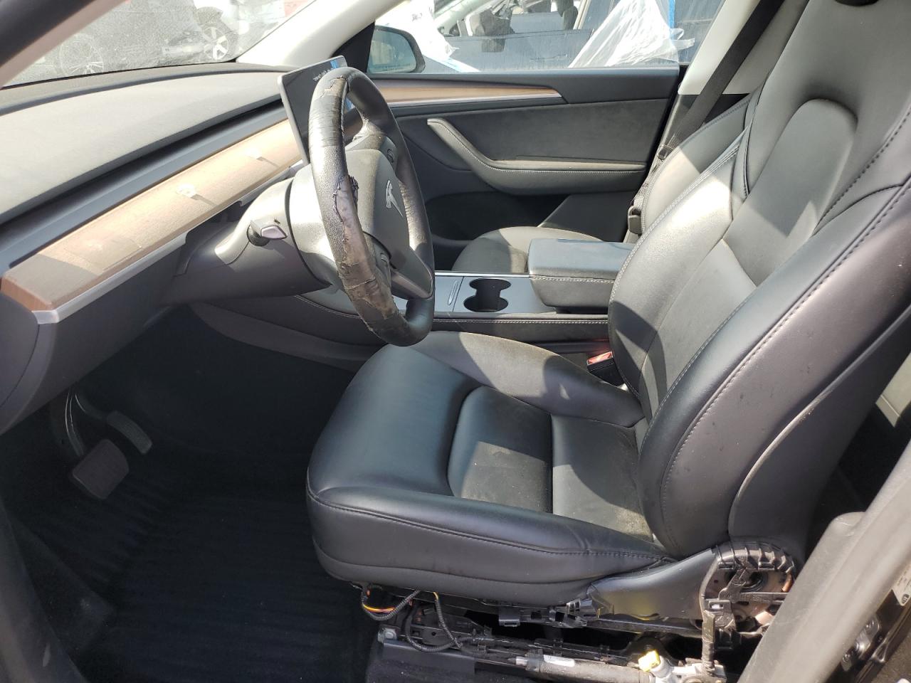 2024 Tesla Model Y VIN: 7SAYGDEEXRA263234 Lot: 90644805