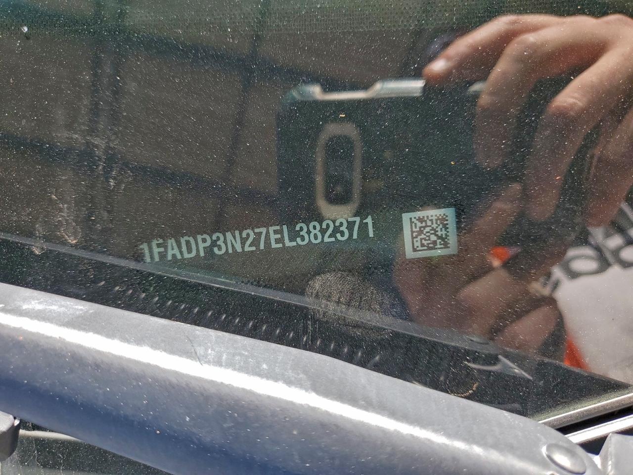 2014 Ford Focus Titanium VIN: 1FADP3N27EL382371 Lot: 93679745