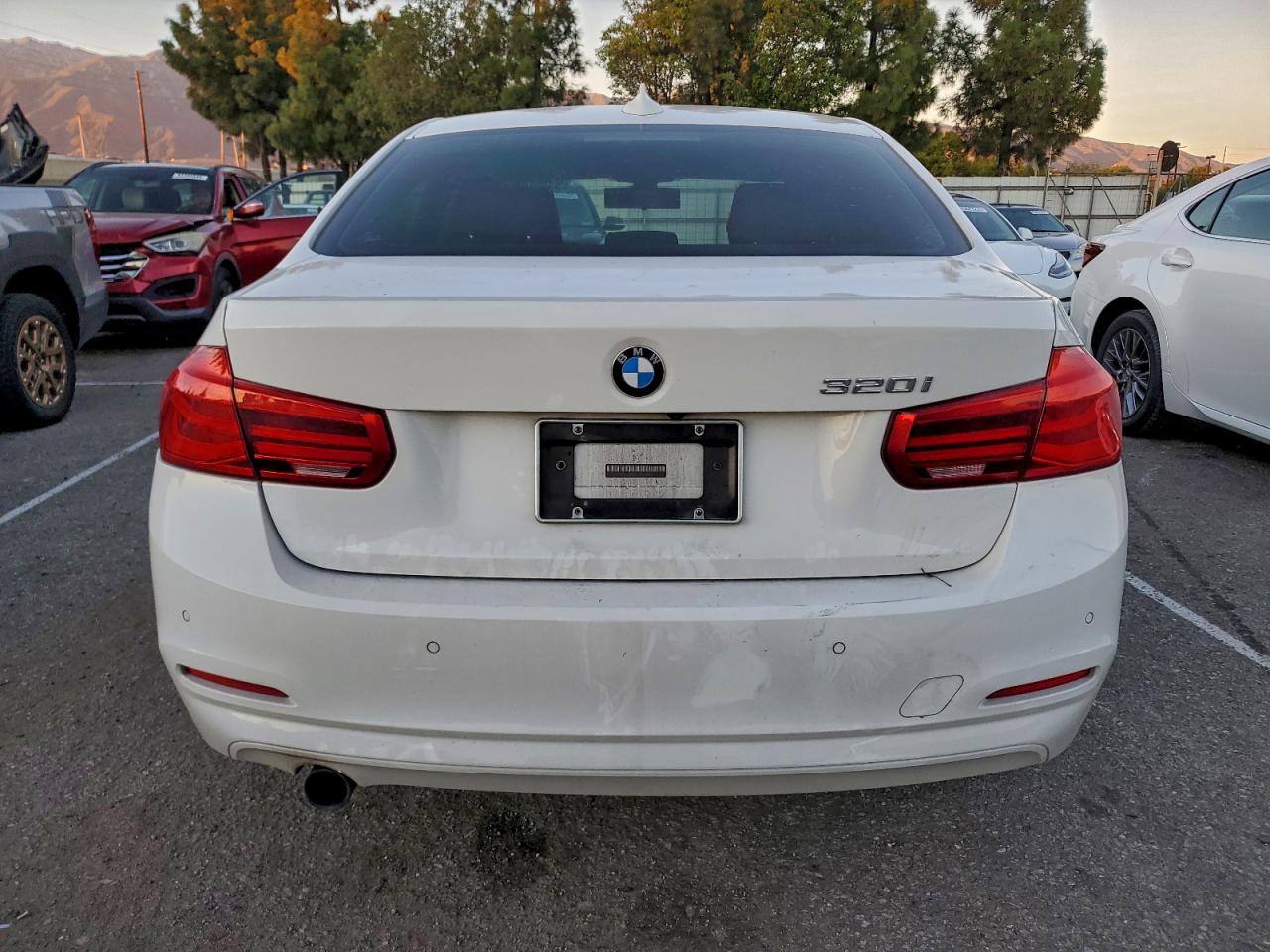 2017 BMW 320 I VIN: WBA8E1G33HNU18977 Lot: 93990675