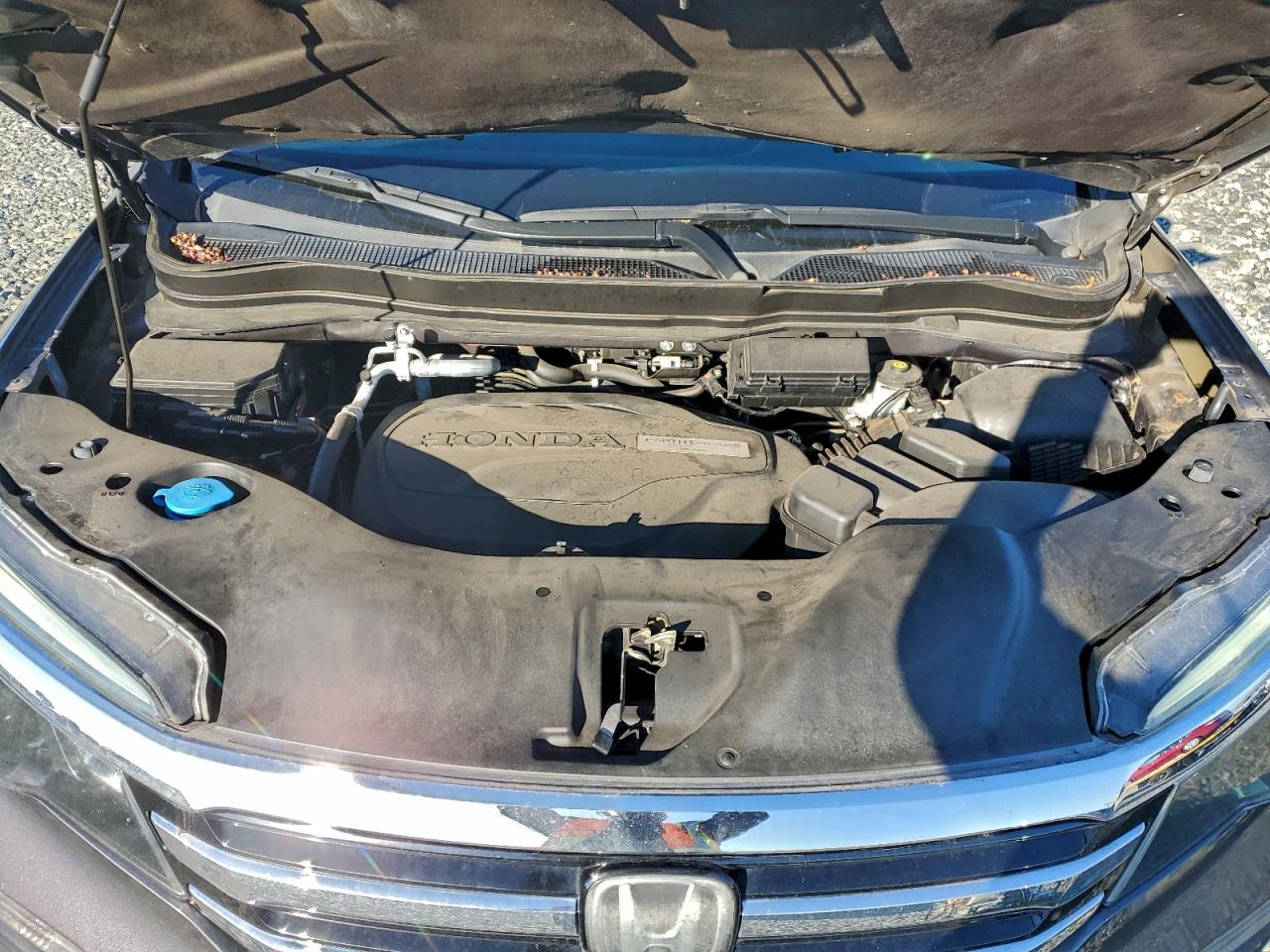 2018 Honda Pilot Touring VIN: 5FNYF5H98JB009193 Lot: 94774375