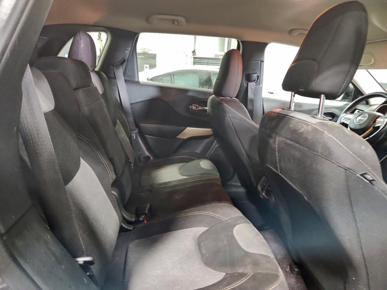 2018 Jeep Cherokee Latitude VIN: 1C4PJMCXXJD578029 Lot: 93673735