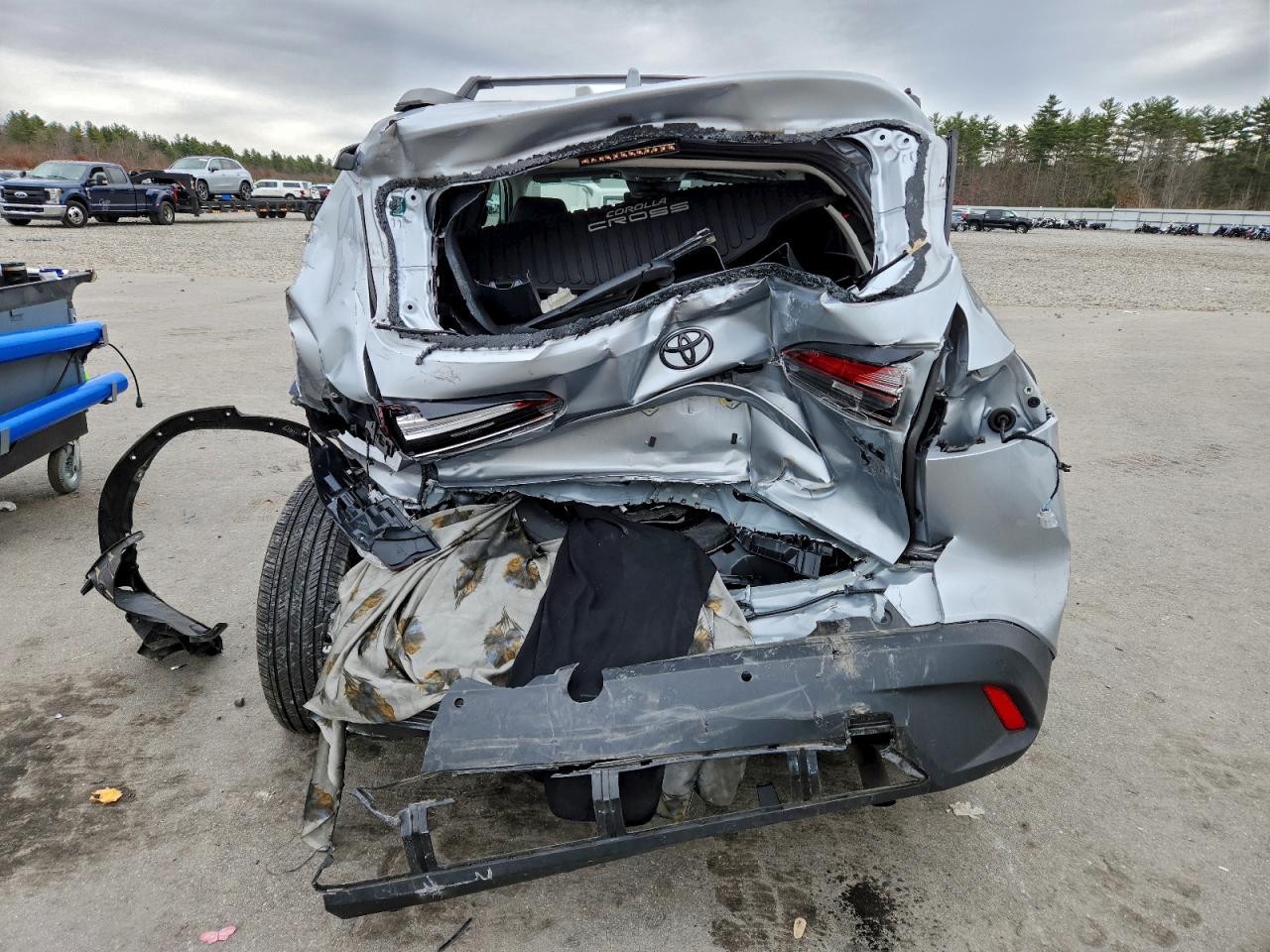 2024 Toyota Corolla Cross Xle VIN: 7MUDAABG9RV105599 Lot: 94229965