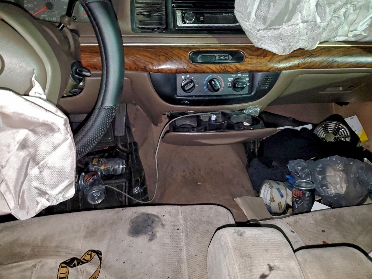 1998 Mercury Grand Marquis Gs VIN: 2MEFM74W2WX608312 Lot: 94398245