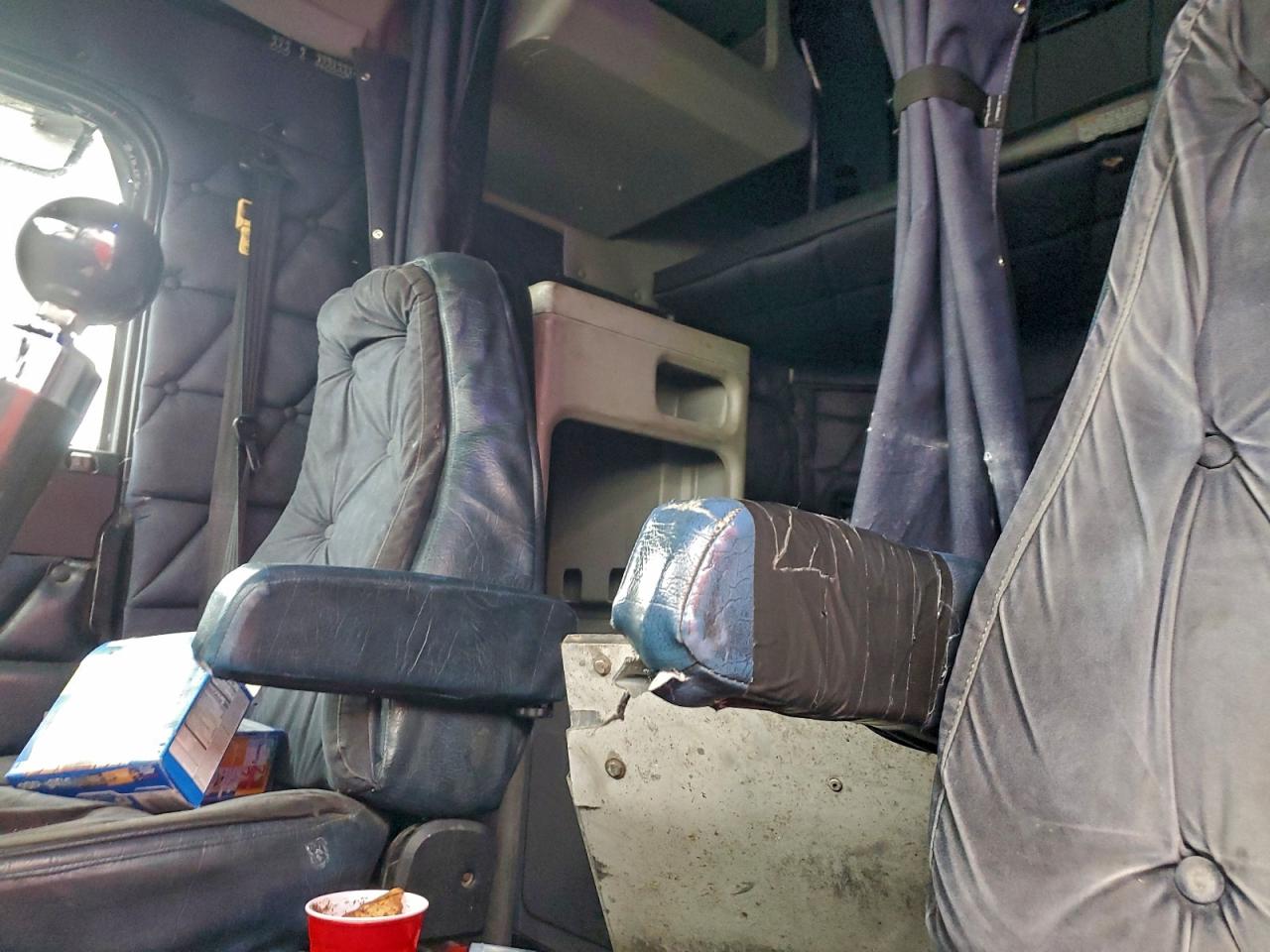 2001 Freightliner Conventional Fld120 VIN: 1FUJAHCG01LH06048 Lot: 92634125