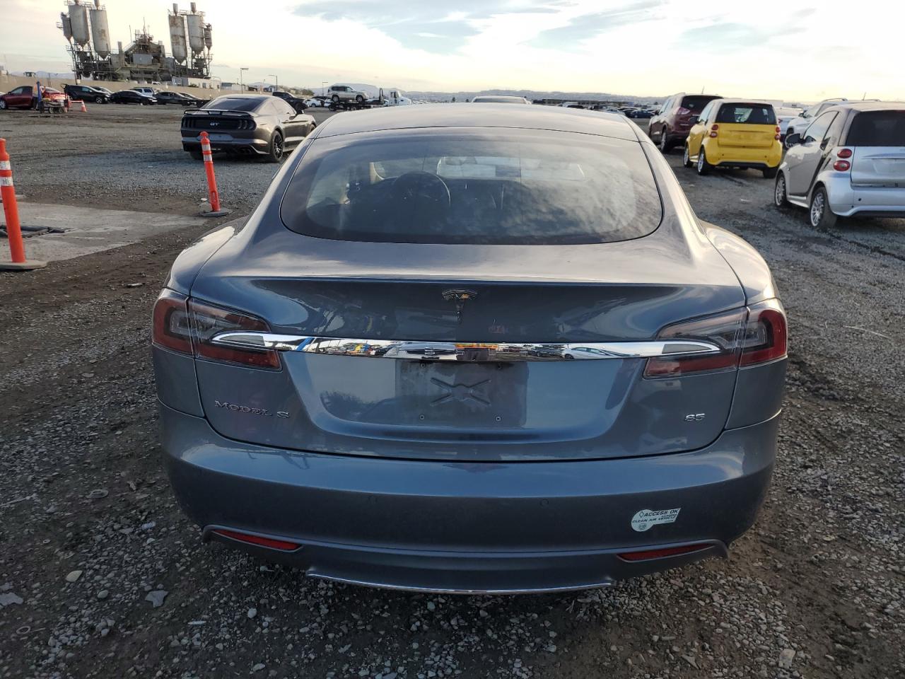 2013 Tesla Model S VIN: 5YJSA1CN5DFP23062 Lot: 93146945