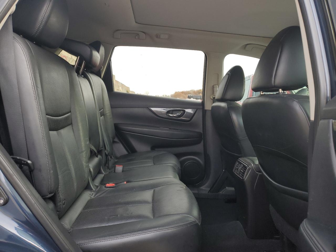 2015 Nissan Rogue S VIN: 5N1AT2MT1FC844563 Lot: 92131065