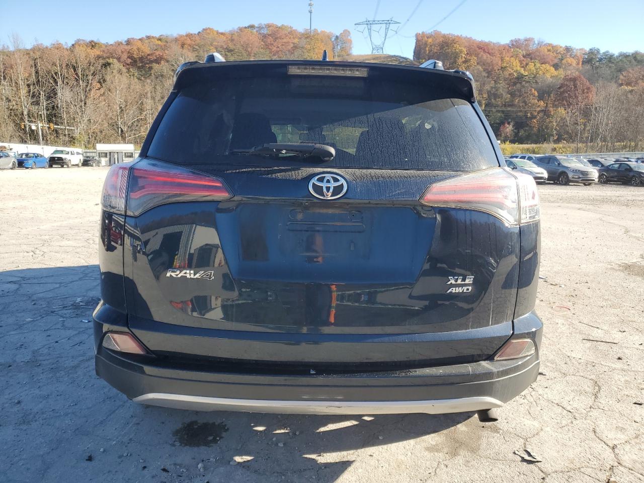 2017 Toyota Rav4 Xle VIN: JTMRFREV1HJ709587 Lot: 90814725