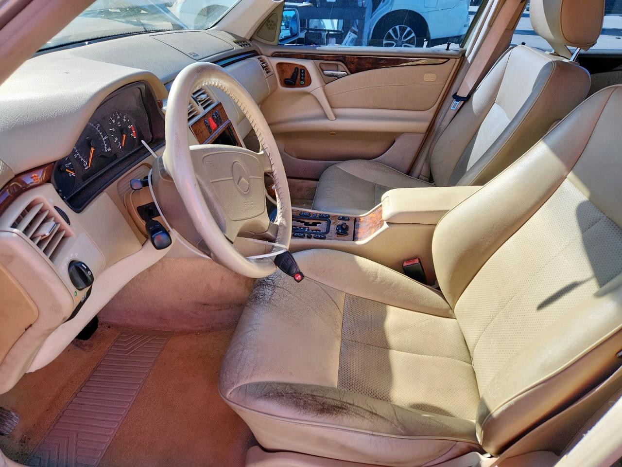 1999 Mercedes-Benz E 320 VIN: WDBJF65H4XA790071 Lot: 89526635