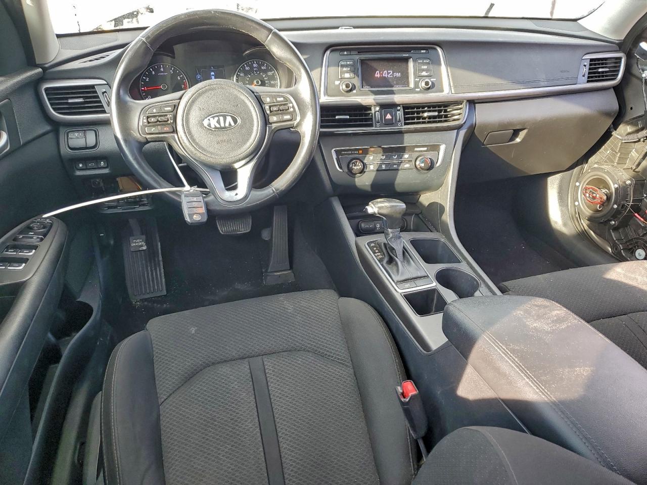 2017 Kia Optima Lx VIN: 5XXGT4L16HG135320 Lot: 94357325