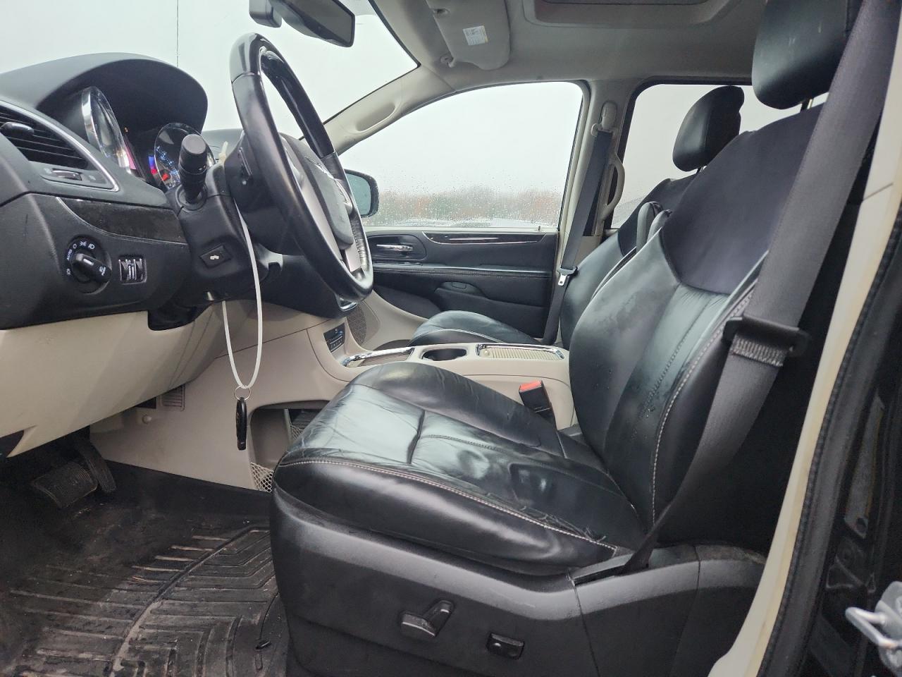 2015 Chrysler Town & Country Limited Platinum VIN: 2C4RC1GG0FR655863 Lot: 90673645