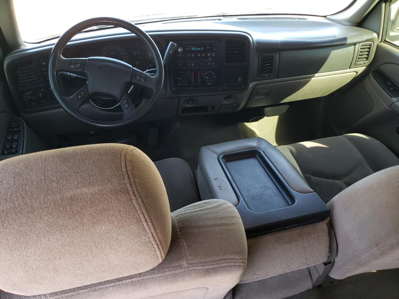 2005 Chevrolet Tahoe K1500 VIN: 1GNEK13T95R216046 Lot: 92612825