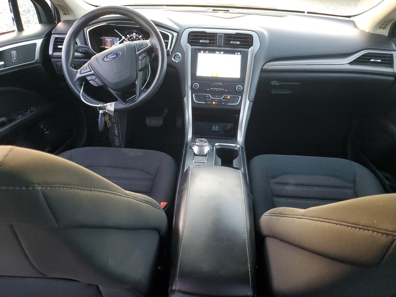 2019 Ford Fusion Se VIN: 3FA6P0LU2KR187531 Lot: 92135835