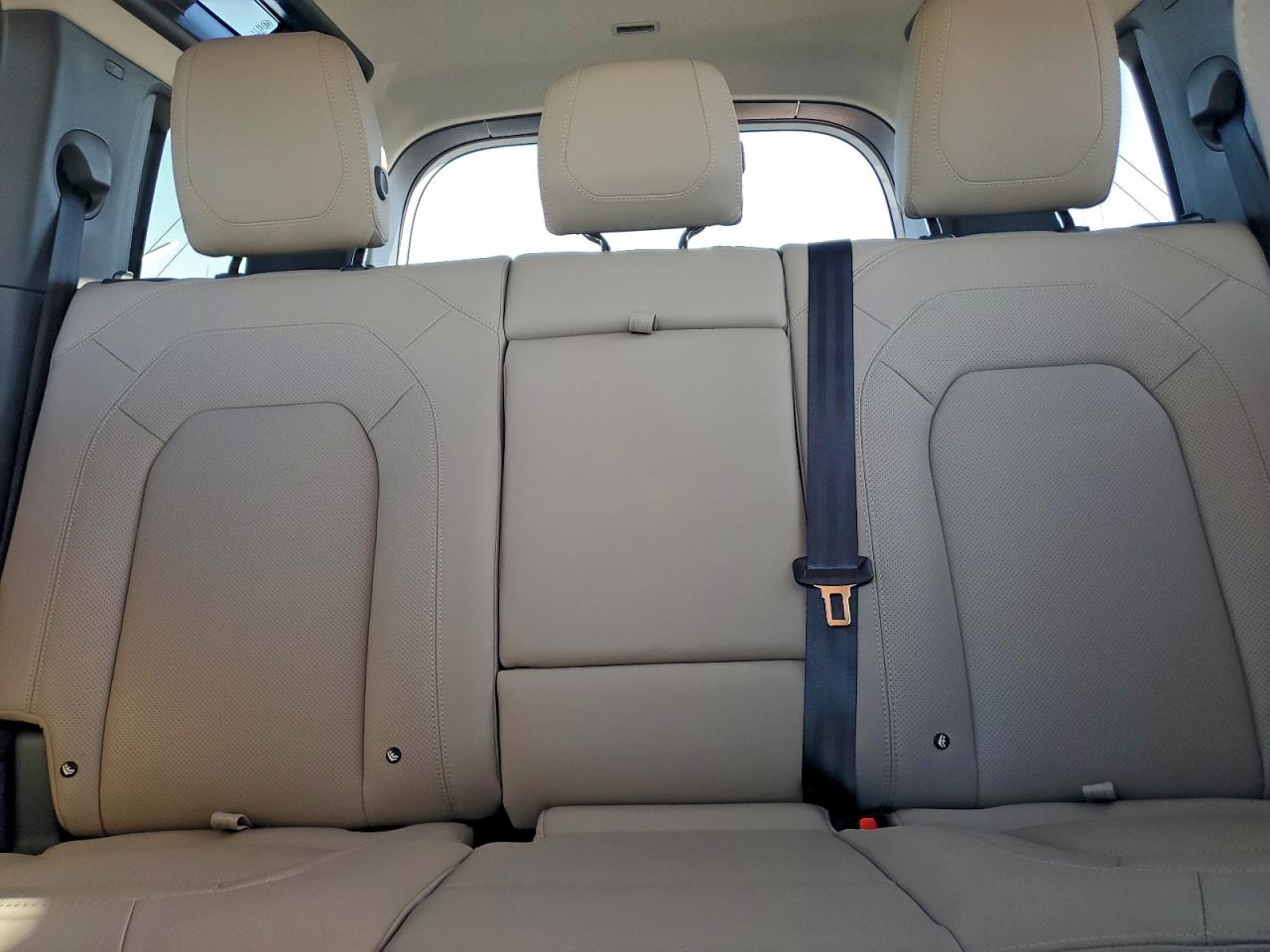 2024 Land Rover Defender 110 S VIN: SALEJ7EX9R2274647 Lot: 92290225