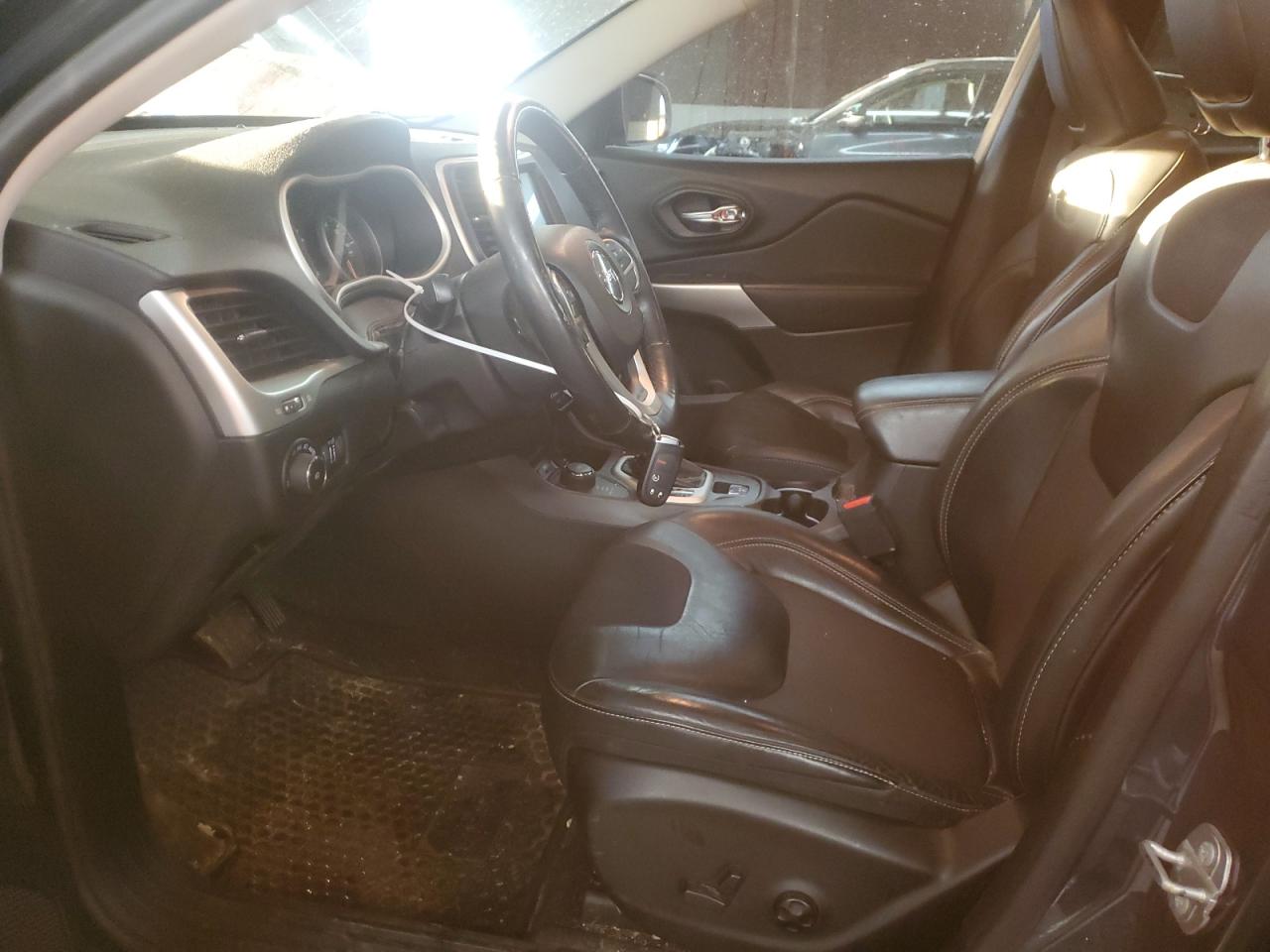 2018 Jeep Cherokee Latitude Plus VIN: 1C4PJMLXXJD598801 Lot: 92267925