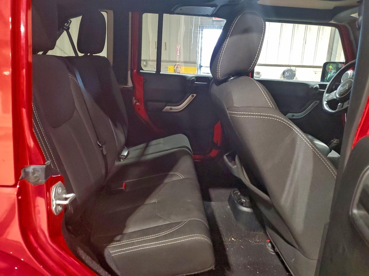 2018 Jeep Wrangler Unlimited Sahara VIN: 1C4BJWEG6JL807749 Lot: 94592085