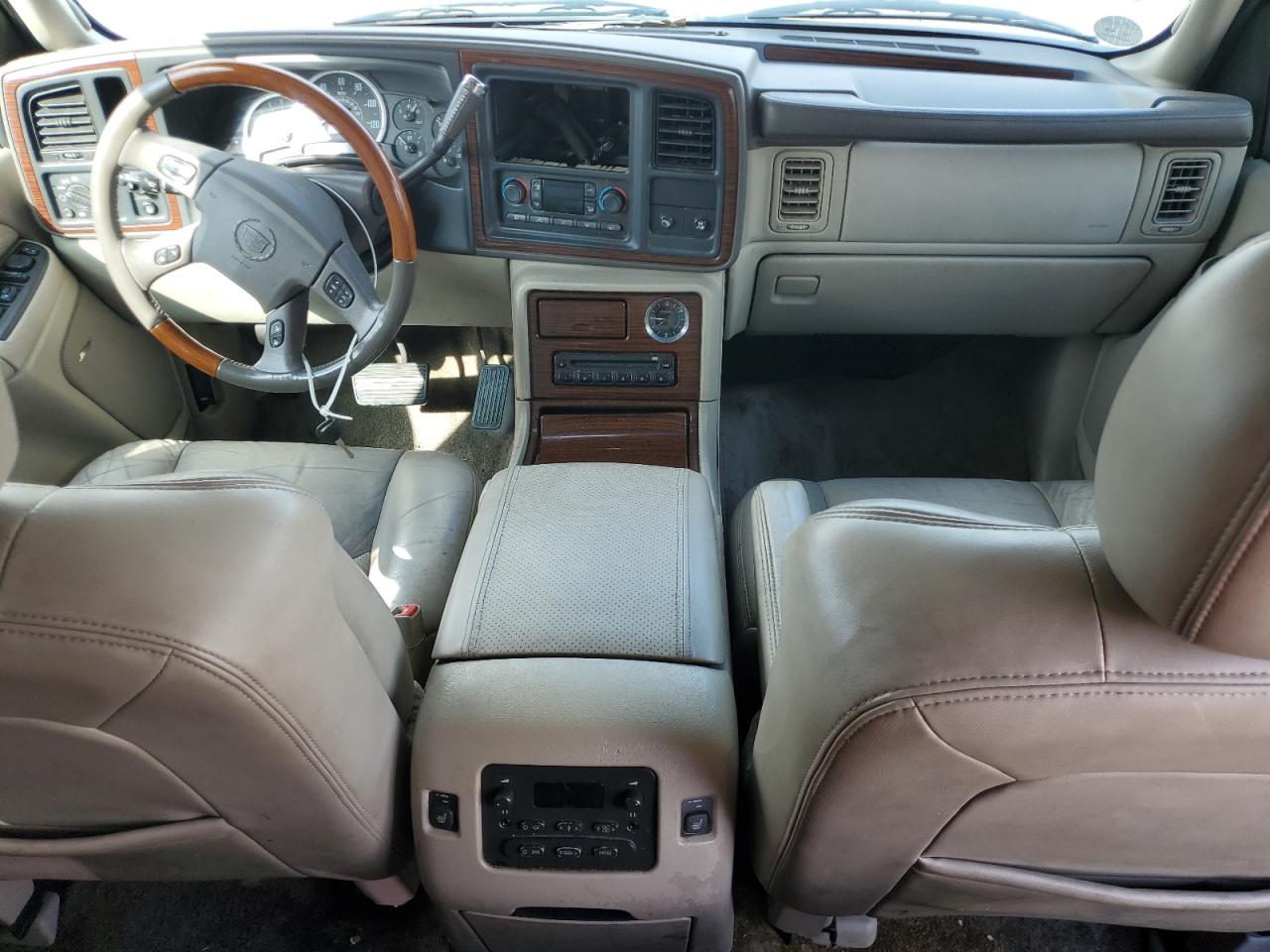 2003 Cadillac Escalade Luxury VIN: 1GYEC63T73R310811 Lot: 91702345