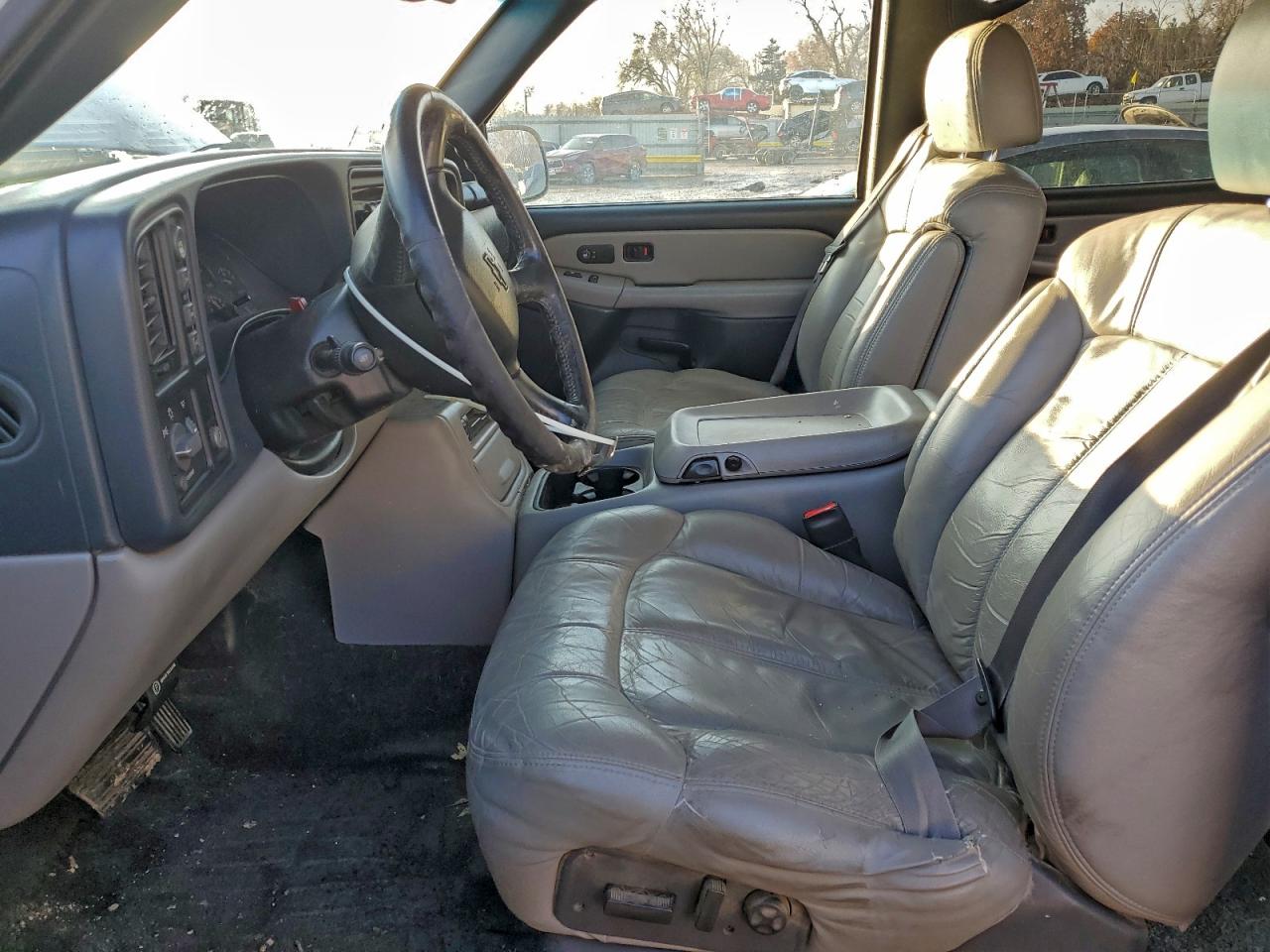 2001 Chevrolet Suburban K2500 VIN: 3GNGK26U71G195663 Lot: 93839025