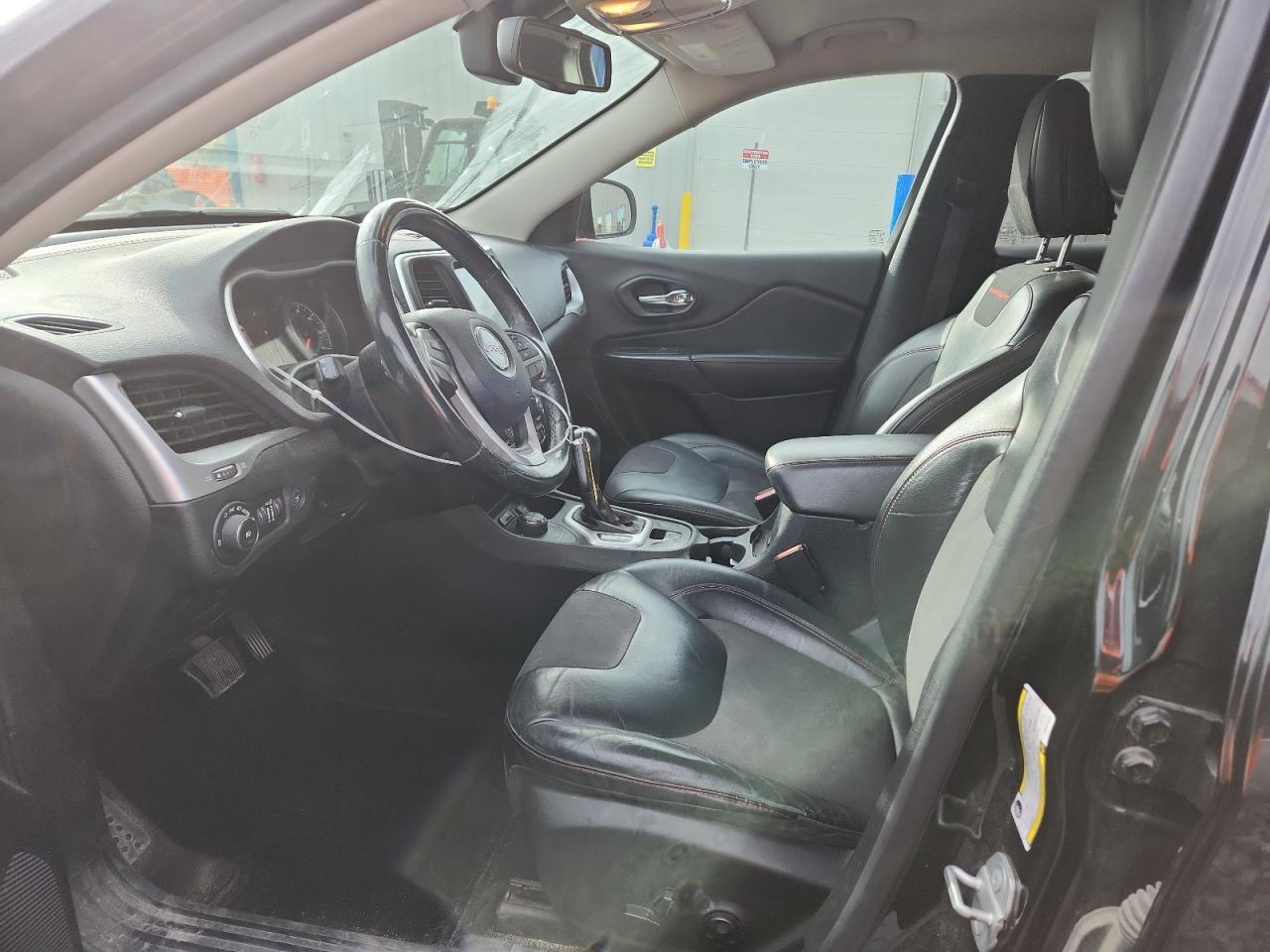 2015 Jeep Cherokee Trailhawk VIN: 1C4PJMBS1FW551920 Lot: 92409745