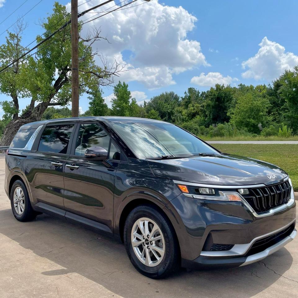 2022 Kia Carnival Lx