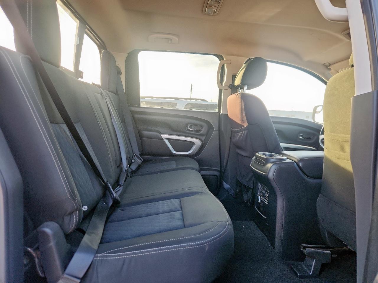 2017 Nissan Titan Sv VIN: 1N6AA1E6XHN527088 Lot: 92071635