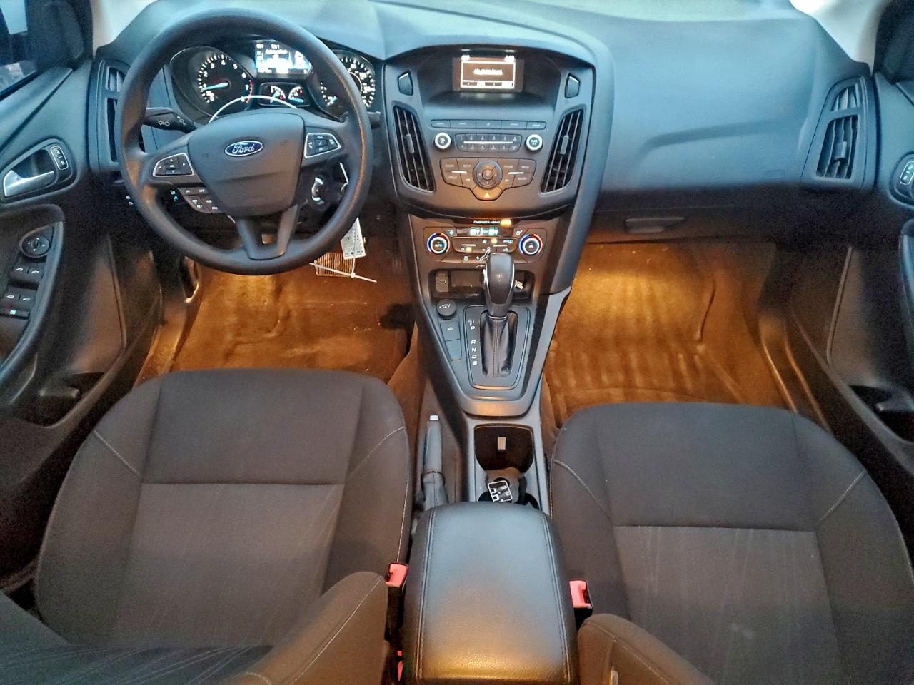 2018 Ford Focus Se VIN: 1FADP3FEXJL232032 Lot: 94262555