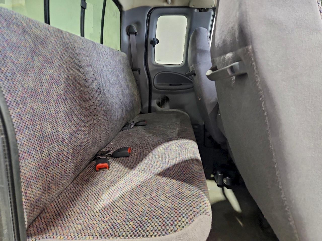 2000 Dodge Ram 1500 VIN: 3B7HF13Z1YM237543 Lot: 94180325