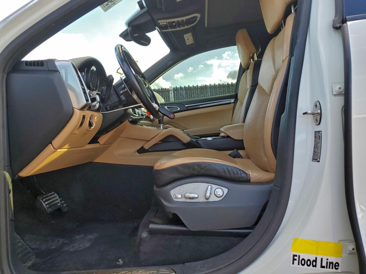 2017 Porsche Cayenne VIN: WP1AA2A28HKA86119 Lot: 94555295