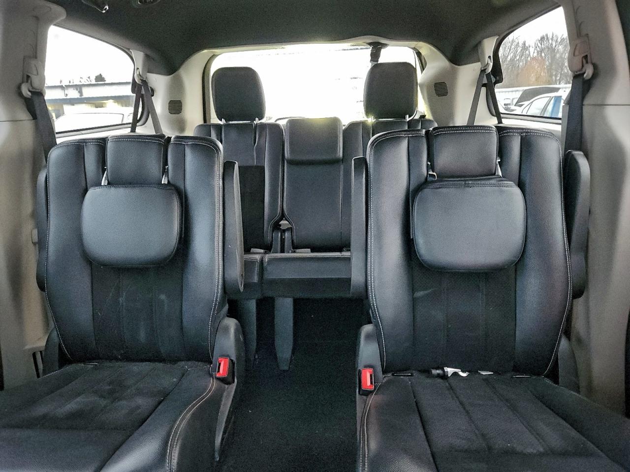 2017 Dodge Grand Caravan Sxt VIN: 2C4RDGCG6HR561737 Lot: 93758635