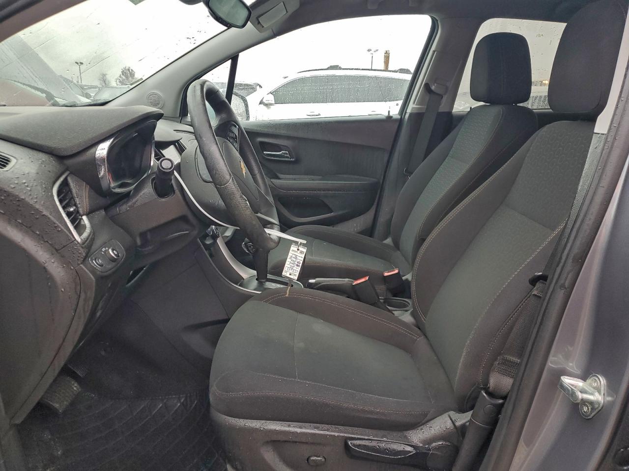 2020 Chevrolet Trax Ls VIN: 3GNCJKSB2LL244610 Lot: 93895945