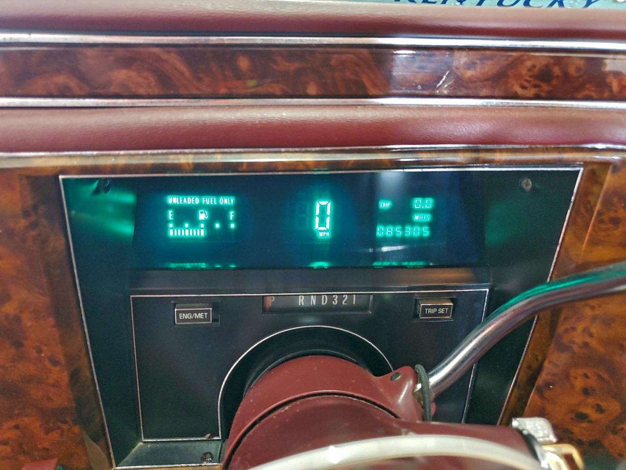 1990 Cadillac Brougham VIN: 1G6DW5476LR712617 Lot: 94409175