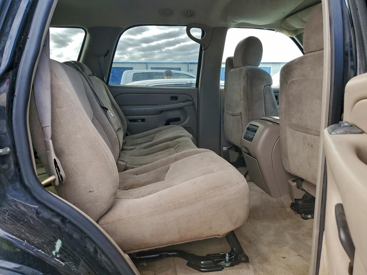 2005 Chevrolet Tahoe C1500 VIN: 1GNEC13T15R262354 Lot: 87378895