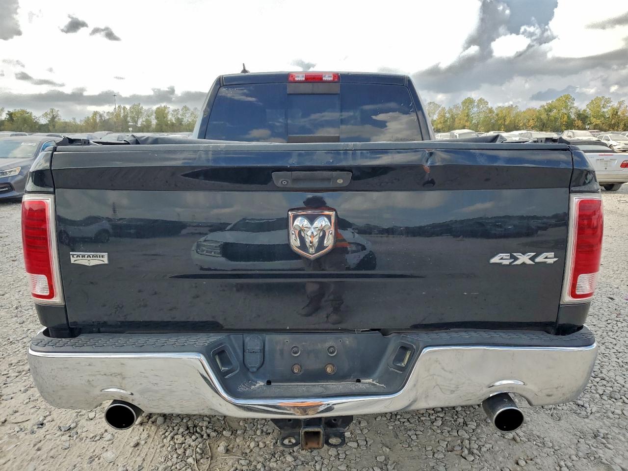 2015 Ram 1500 Laramie VIN: 1C6RR7VMXFS575471 Lot: 93920435