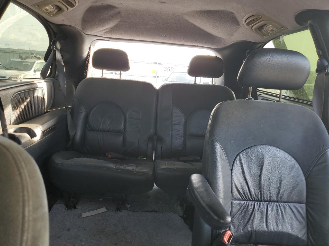 2002 Chrysler Town & Country Limited VIN: 2C8GP64L52R613496 Lot: 92884045