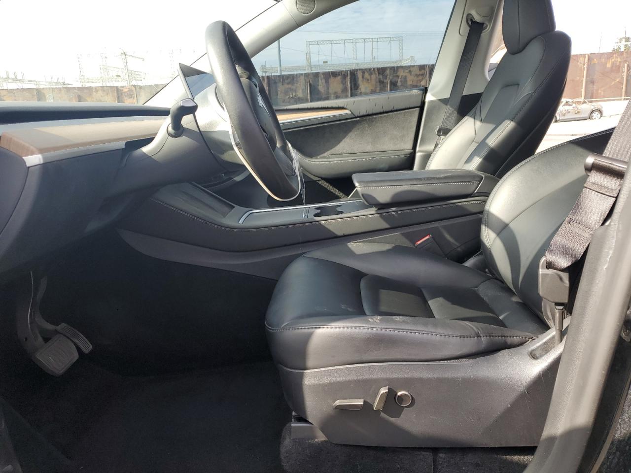 2024 Tesla Model Y VIN: 7SAYGDED0RF044065 Lot: 91313215