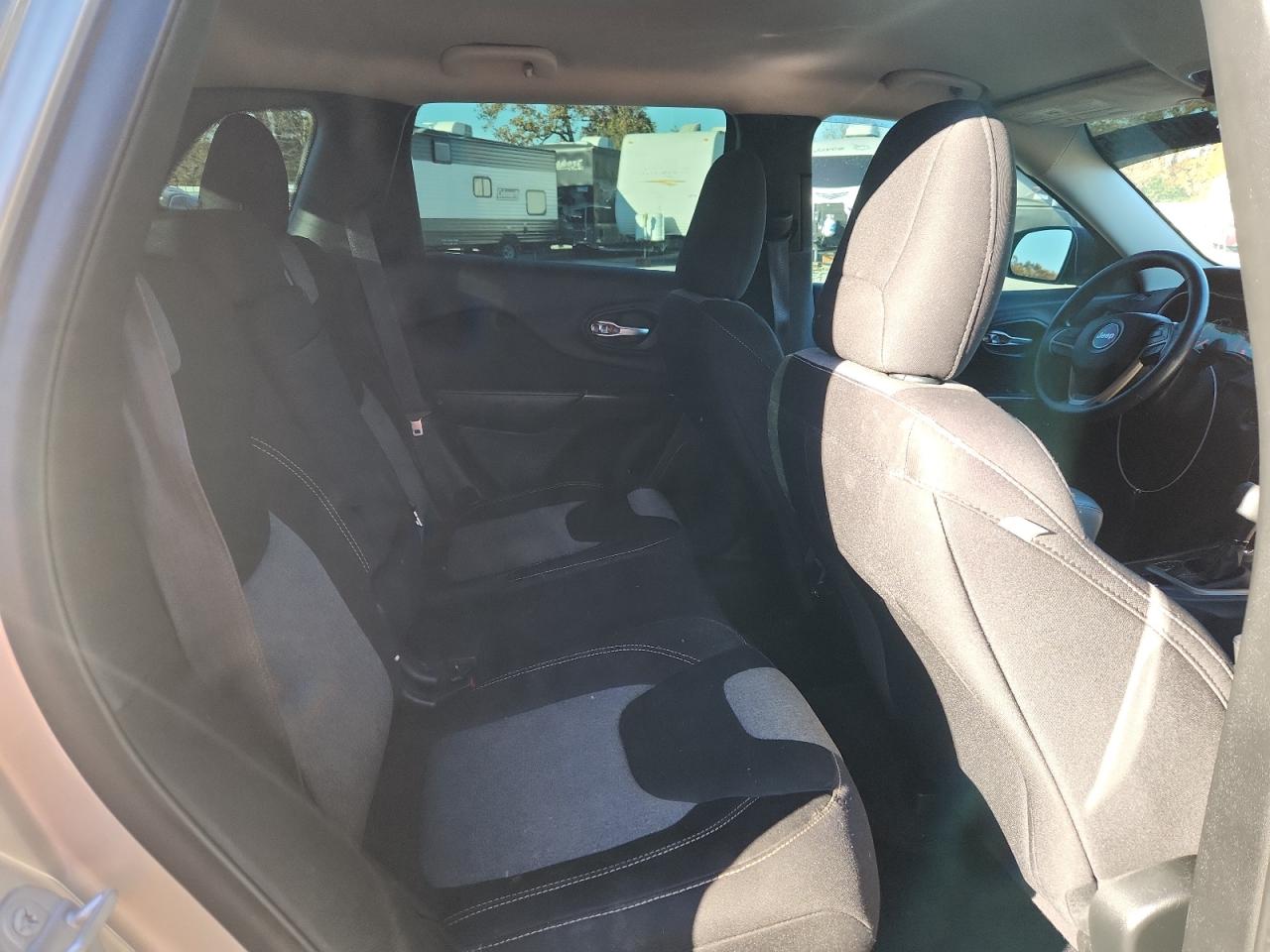 2015 Jeep Cherokee Sport VIN: 1C4PJMAB9FW558695 Lot: 91219665