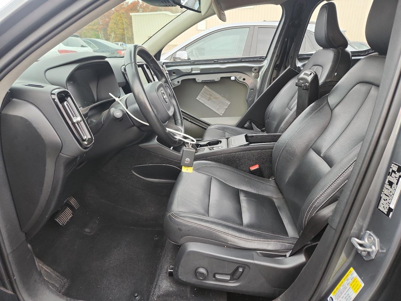 2019 Volvo Xc40 T5 Momentum VIN: YV4162UK0K2048094 Lot: 90687595