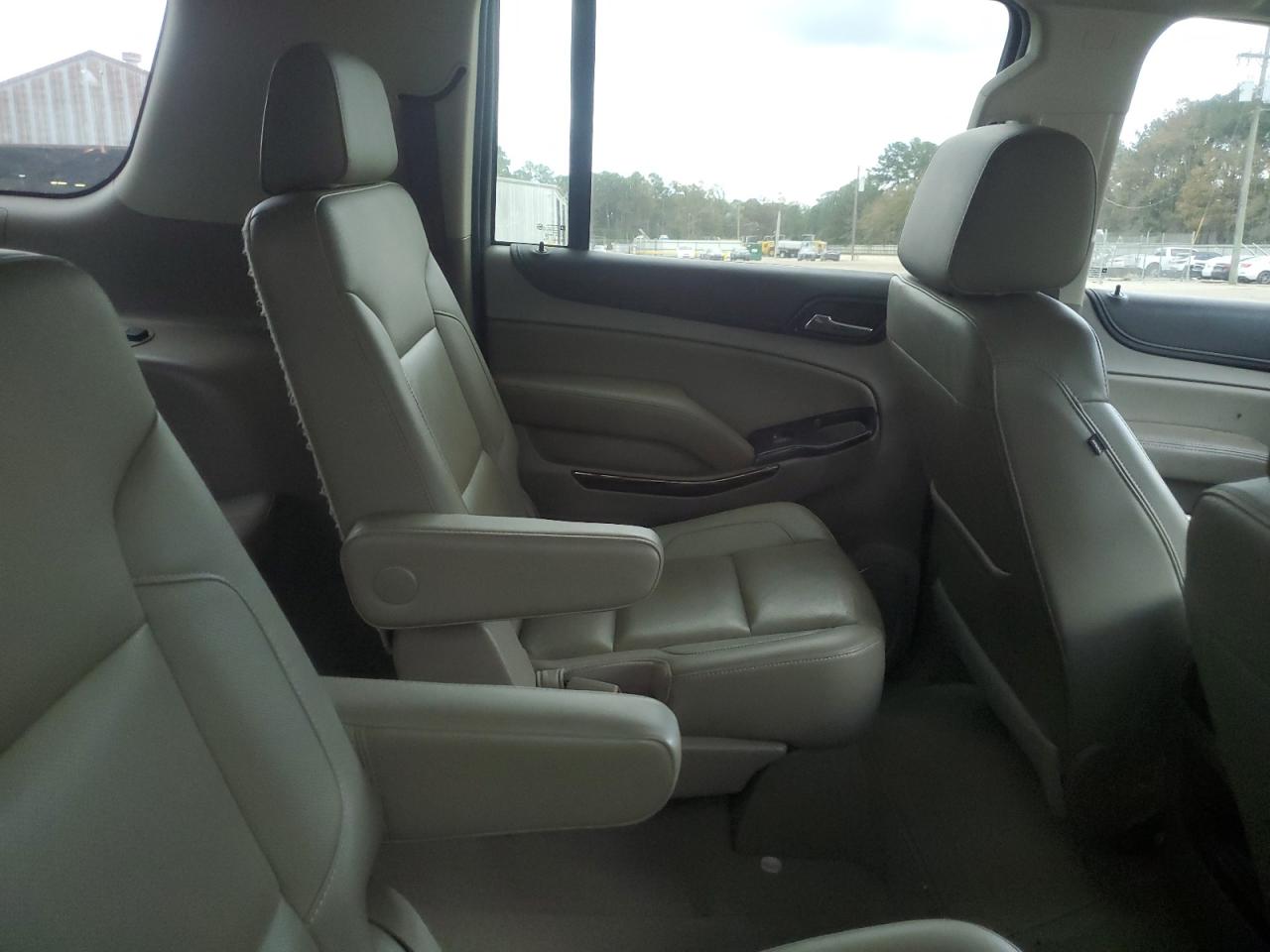 2019 GMC Yukon Xl C1500 Slt VIN: 1GKS1GKC2KR400599 Lot: 93079105